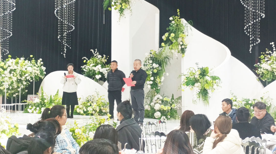 �����̣�����ս���»����������ŵ�ѿ����´��Űݻ�Բ�����У�